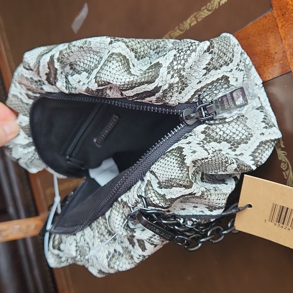 NWT ❗️ Stwve Madden Bantonia snake faux leather puffer Crossbody bag with metal - Picture 11 of 16